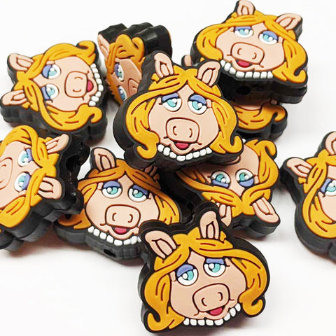 Miss Piggy Focal Bead